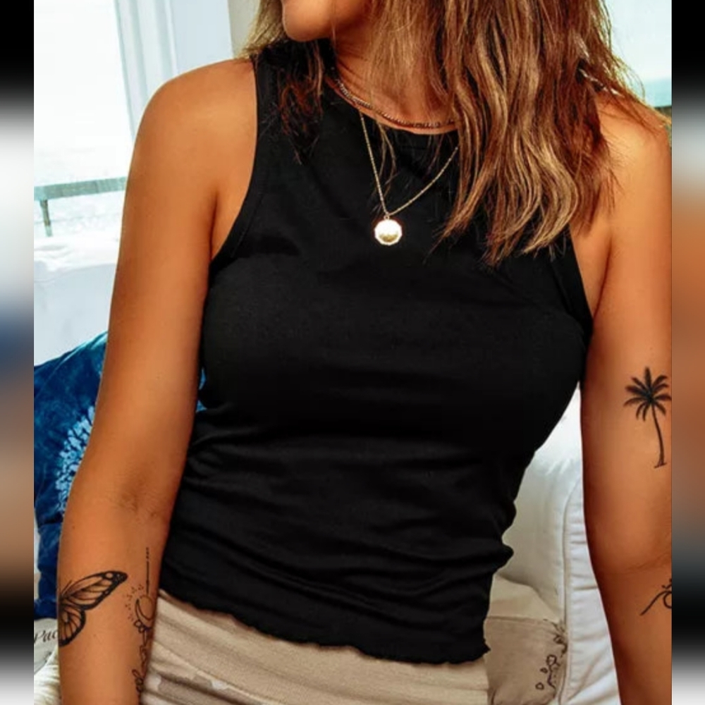 Black tank crop top